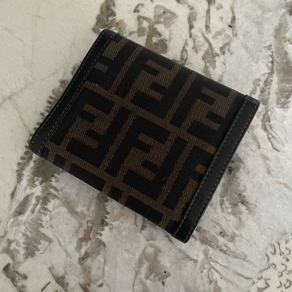Fendi Bi-Color Wallet 🔥 - Picture 3 of 6